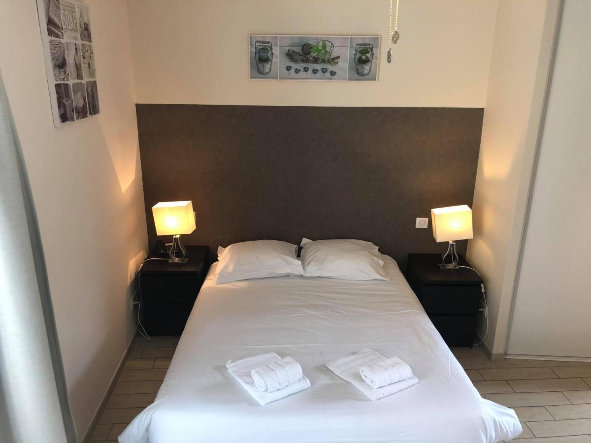 Logis Hotel Grangier Saint-Sozy Esterno foto