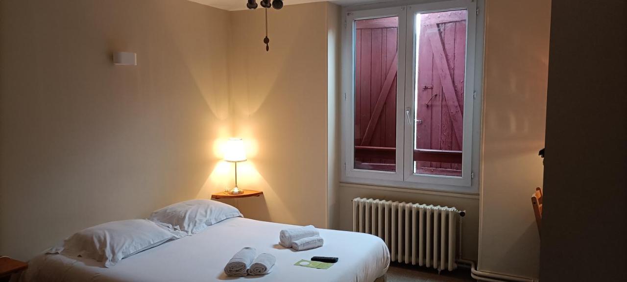 Logis Hotel Grangier Saint-Sozy Esterno foto